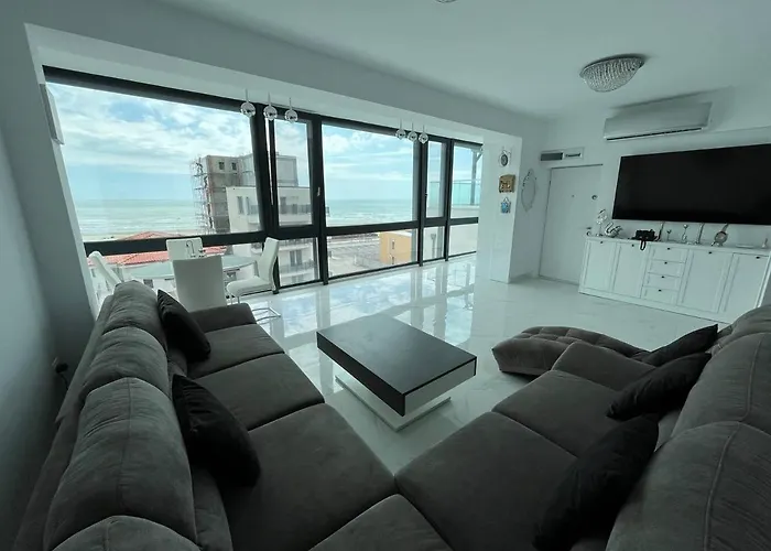 Luxury Apartment With Sea View