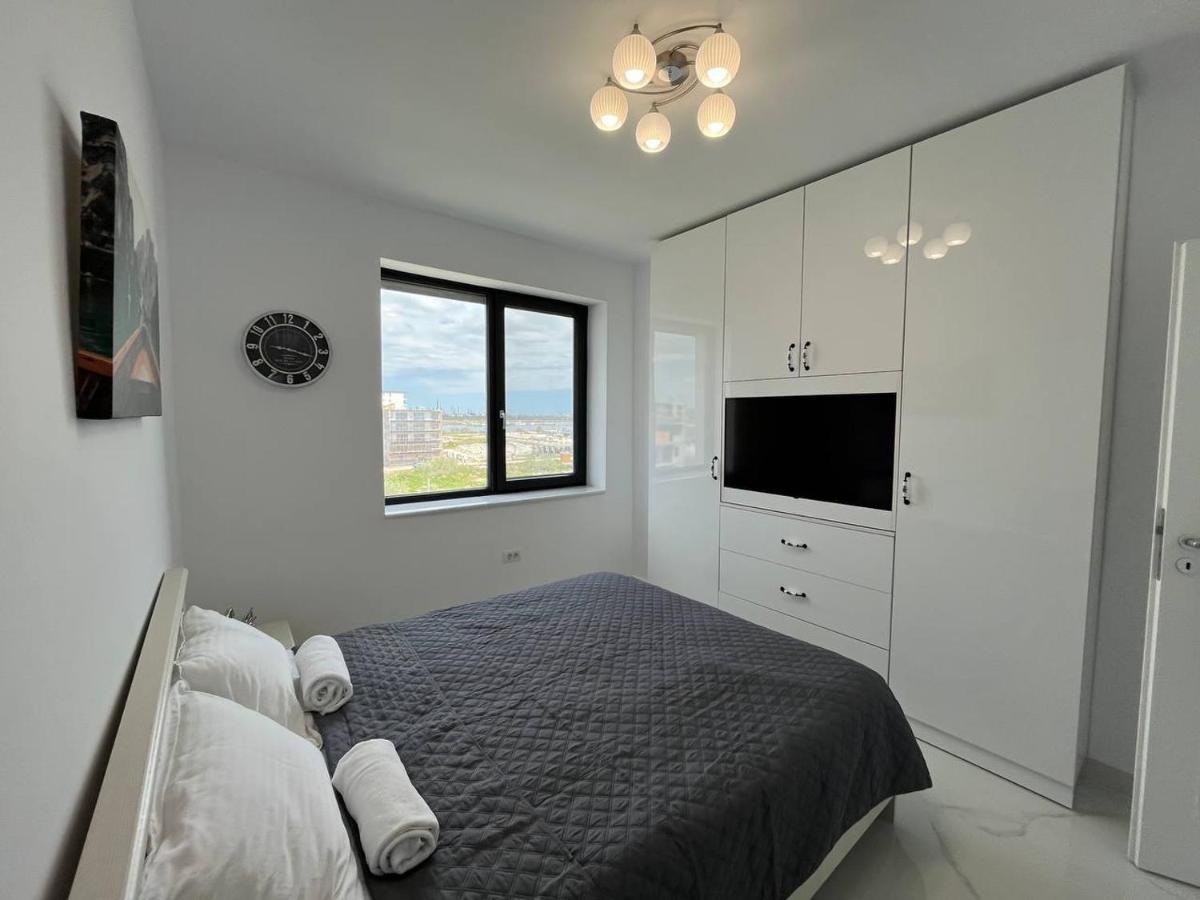 Luxury With Sea View Apartment *