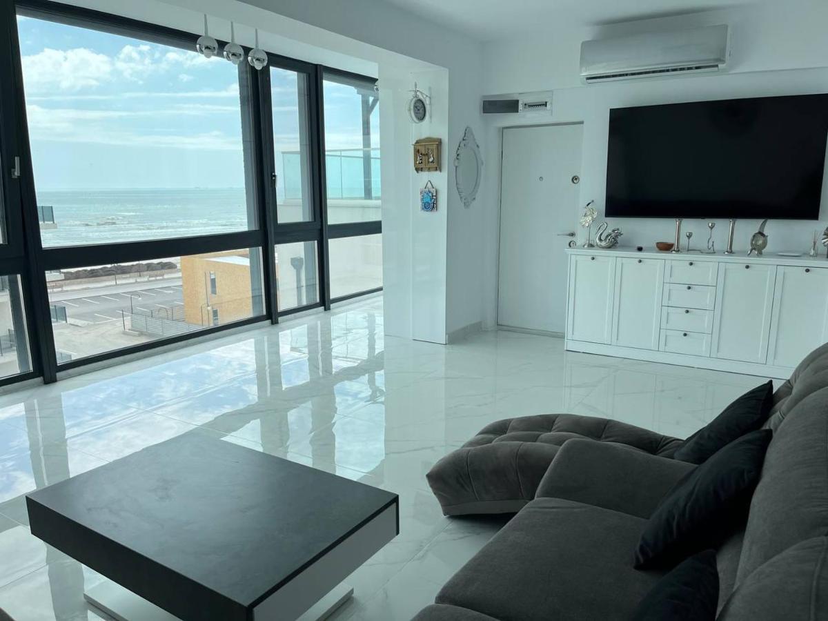Luxury With Sea View Apartment